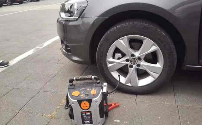 杭锦后旗汽车搭电案例