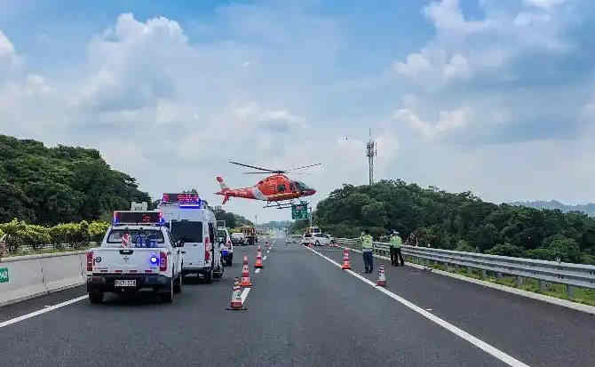 杭锦后旗高速公路汽车救援案例